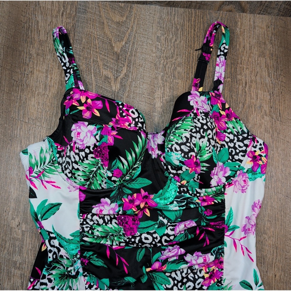 Torrid One Piece Swimsuit Sz 0 C/D Floral Tropical Animal Print Ruched Underwire - Picture 3 of 11